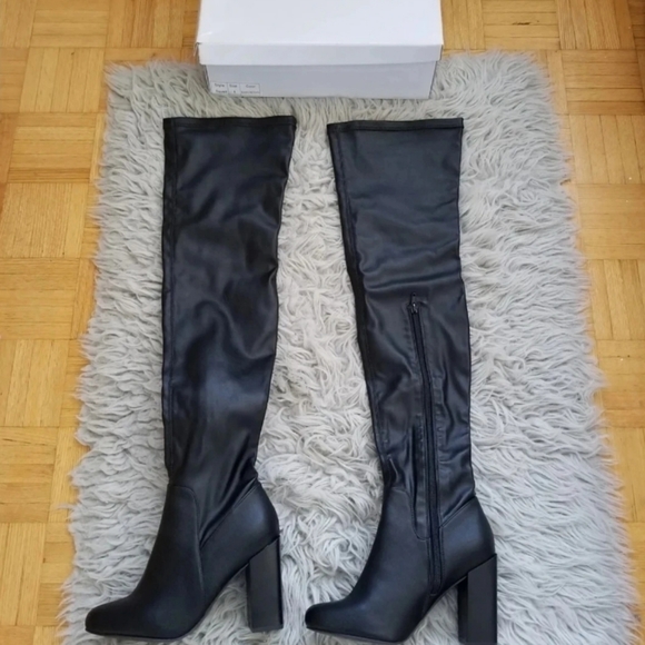 Steve Madden Over the Knee Boots in black leather - Picture 2 of 4